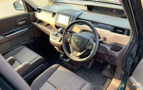 Honda Freed II, 2021 год, 1 580 000 рублей, 4 фотография