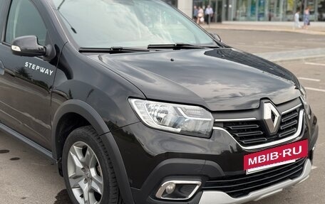 Renault Logan II, 2019 год, 750 000 рублей, 2 фотография