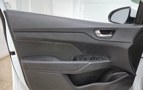 Hyundai Solaris II рестайлинг, 2017 год, 995 000 рублей, 9 фотография