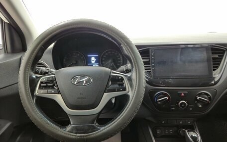 Hyundai Solaris II рестайлинг, 2017 год, 995 000 рублей, 14 фотография