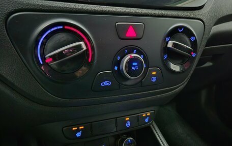 Hyundai Solaris II рестайлинг, 2017 год, 995 000 рублей, 22 фотография