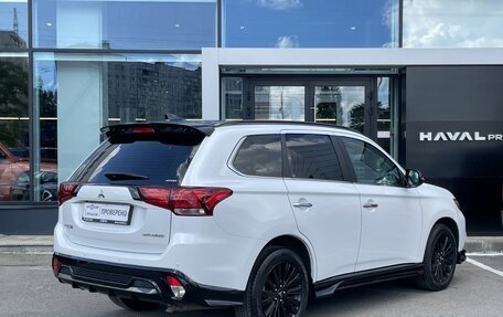 Mitsubishi Outlander III рестайлинг 3, 2022 год, 3 219 000 рублей, 5 фотография