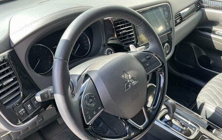 Mitsubishi Outlander III рестайлинг 3, 2022 год, 3 219 000 рублей, 14 фотография