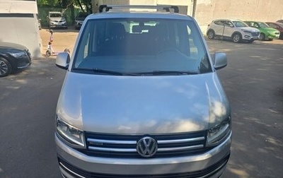 Volkswagen Multivan T6 рестайлинг, 2016 год, 3 650 000 рублей, 1 фотография