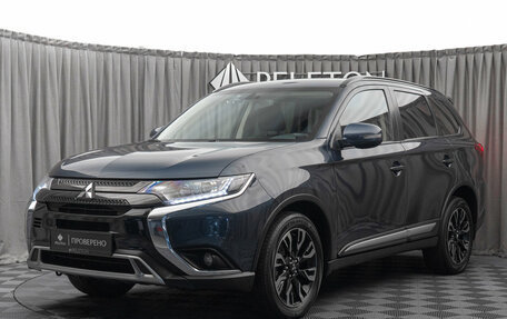 Mitsubishi Outlander III рестайлинг 3, 2021 год, 2 490 000 рублей, 1 фотография