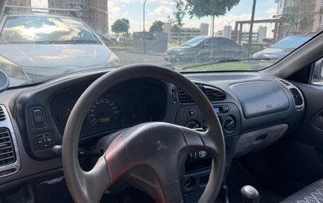 Mitsubishi Colt VI рестайлинг, 2000 год, 90 000 рублей, 4 фотография