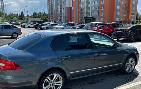 Skoda Superb III рестайлинг, 2014 год, 1 000 000 рублей, 2 фотография