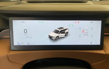 Geely Atlas, 2025 год, 2 600 000 рублей, 10 фотография