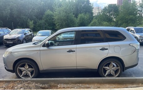 Mitsubishi Outlander III рестайлинг 3, 2012 год, 950 000 рублей, 4 фотография
