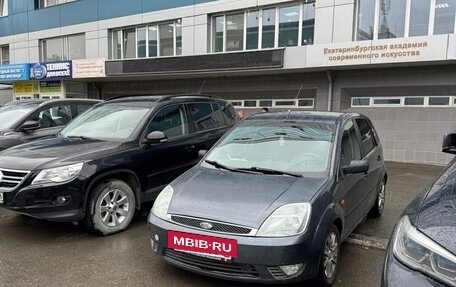 Ford Fiesta, 2005 год, 120 000 рублей, 2 фотография