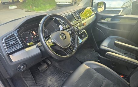Volkswagen Multivan T6 рестайлинг, 2016 год, 3 650 000 рублей, 12 фотография