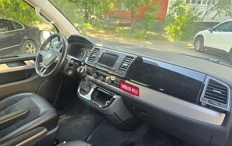 Volkswagen Multivan T6 рестайлинг, 2016 год, 3 650 000 рублей, 13 фотография
