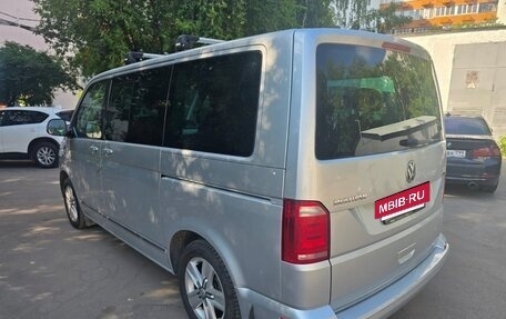 Volkswagen Multivan T6 рестайлинг, 2016 год, 3 650 000 рублей, 6 фотография