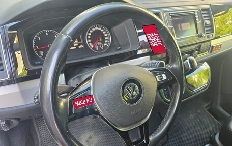Volkswagen Multivan T6 рестайлинг, 2016 год, 3 650 000 рублей, 14 фотография