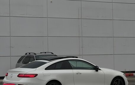 Mercedes-Benz E-Класс, 2018 год, 3 900 000 рублей, 1 фотография