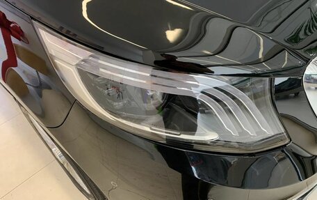 Mercedes-Benz V-Класс, 2021 год, 6 700 000 рублей, 14 фотография