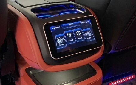 Mercedes-Benz V-Класс, 2021 год, 6 700 000 рублей, 25 фотография