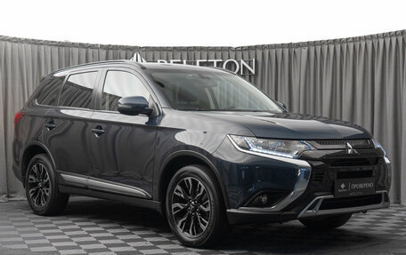 Mitsubishi Outlander III рестайлинг 3, 2021 год, 2 490 000 рублей, 2 фотография