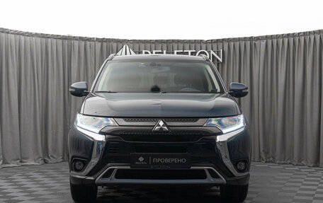 Mitsubishi Outlander III рестайлинг 3, 2021 год, 2 490 000 рублей, 3 фотография
