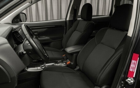Mitsubishi Outlander III рестайлинг 3, 2021 год, 2 490 000 рублей, 9 фотография
