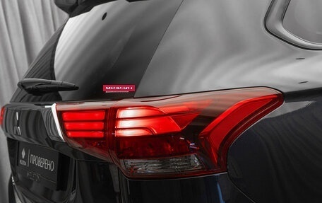 Mitsubishi Outlander III рестайлинг 3, 2021 год, 2 490 000 рублей, 28 фотография