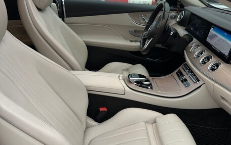 Mercedes-Benz E-Класс, 2018 год, 3 900 000 рублей, 15 фотография