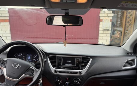 Hyundai Solaris II рестайлинг, 2017 год, 1 210 000 рублей, 4 фотография