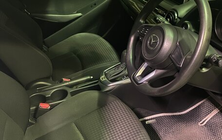 Mazda Demio IV, 2016 год, 900 000 рублей, 7 фотография