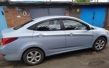 Hyundai Solaris II рестайлинг, 2011 год, 550 000 рублей, 4 фотография