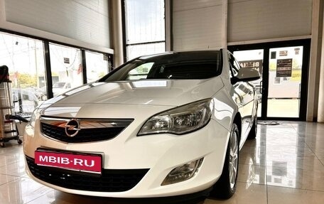 Opel Astra J, 2010 год, 530 000 рублей, 1 фотография