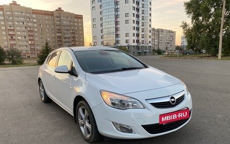 Opel Astra J, 2010 год, 530 000 рублей, 3 фотография
