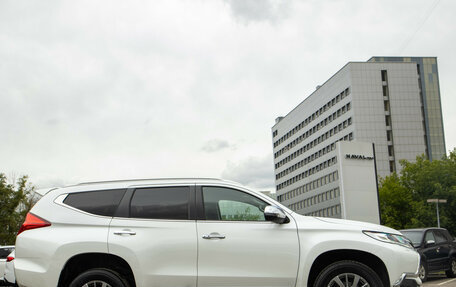 Mitsubishi Pajero Sport III рестайлинг, 2018 год, 2 648 000 рублей, 4 фотография