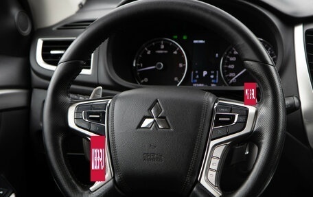 Mitsubishi Pajero Sport III рестайлинг, 2018 год, 2 648 000 рублей, 14 фотография