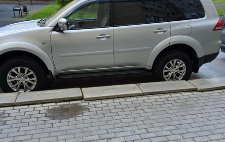 Mitsubishi Pajero Sport II рестайлинг, 2015 год, 1 950 000 рублей, 3 фотография