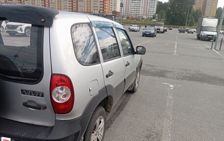 Chevrolet Niva I рестайлинг, 2012 год, 450 000 рублей, 3 фотография