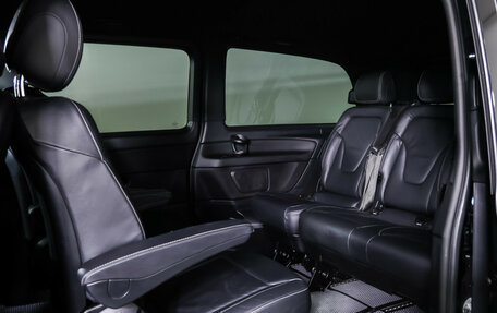 Mercedes-Benz V-Класс, 2019 год, 4 700 000 рублей, 12 фотография