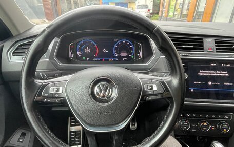 Volkswagen Tiguan II, 2019 год, 2 080 000 рублей, 1 фотография