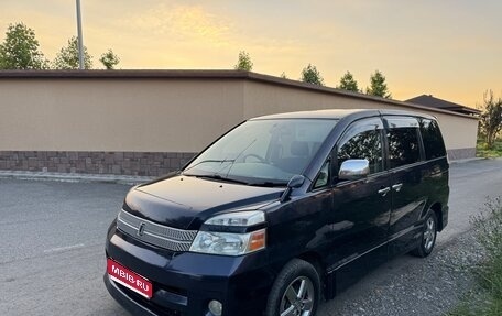 Toyota Voxy II, 2007 год, 970 000 рублей, 1 фотография