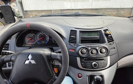 Mitsubishi Grandis, 2008 год, 910 000 рублей, 16 фотография