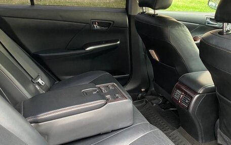 Toyota Camry, 2016 год, 1 990 000 рублей, 4 фотография