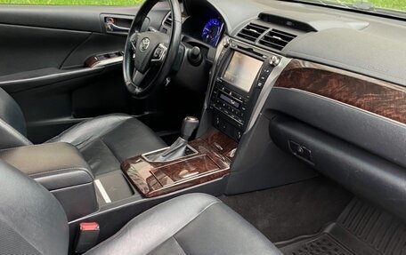 Toyota Camry, 2016 год, 1 990 000 рублей, 5 фотография