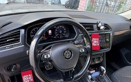 Volkswagen Tiguan II, 2018 год, 2 600 000 рублей, 8 фотография