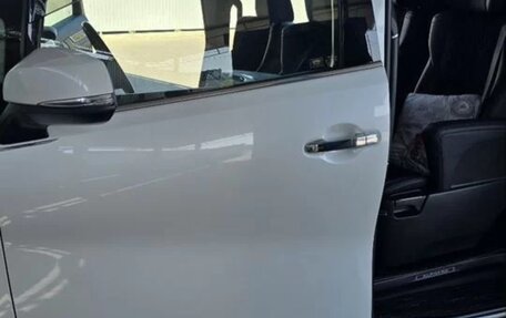 Toyota Alphard III, 2018 год, 4 750 000 рублей, 8 фотография