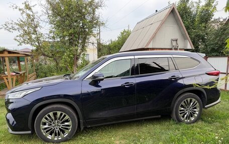 Toyota Highlander, 2021 год, 5 890 000 рублей, 4 фотография