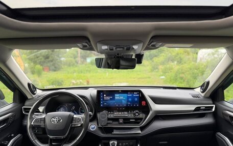 Toyota Highlander, 2021 год, 5 890 000 рублей, 6 фотография