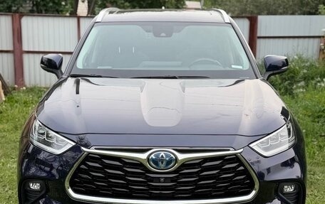 Toyota Highlander, 2021 год, 5 890 000 рублей, 3 фотография