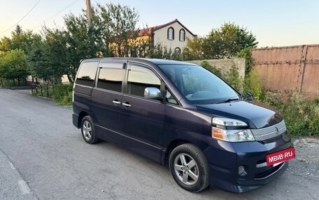 Toyota Voxy II, 2007 год, 970 000 рублей, 3 фотография