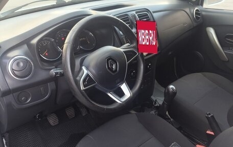 Renault Logan II, 2019 год, 800 000 рублей, 15 фотография