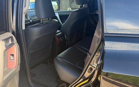 Toyota Land Cruiser Prado 150 рестайлинг 2, 2016 год, 3 790 000 рублей, 4 фотография
