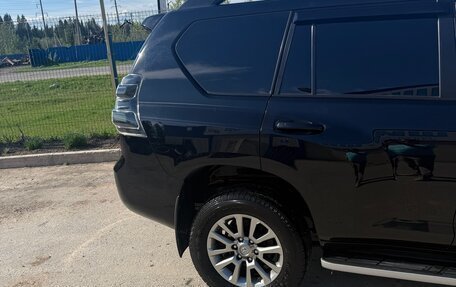 Toyota Land Cruiser Prado 150 рестайлинг 2, 2016 год, 3 790 000 рублей, 6 фотография